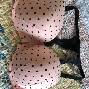 Lane Bryant cacique bra size 44DD, front hook.